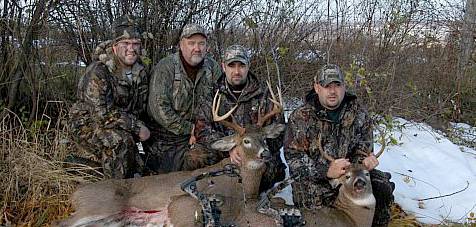 The DelMedico family bowhunting